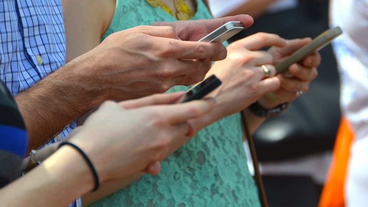 „So bin ich viel glücklicher“: Handysüchtig reduziert er seine Bildschirmzeit von 8 Stunden auf 3 Stunden