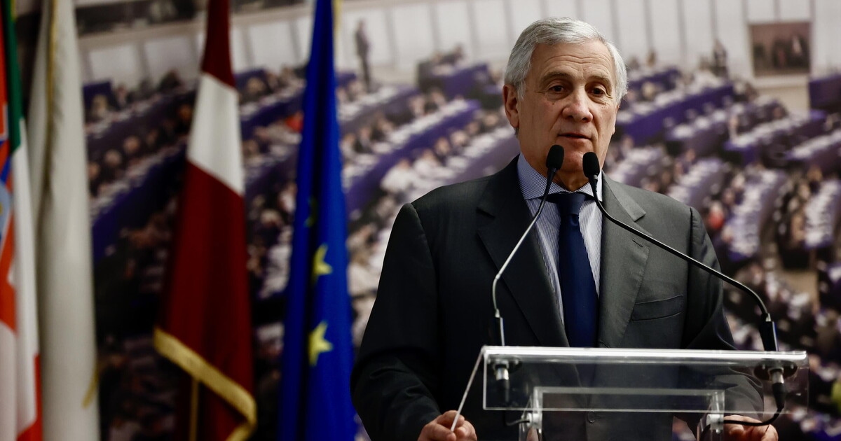 Tajani: "Meloni não está em Kyiv? Pergunte a ela". Depois, o recuo: "Unidade de propósito na Ucrânia"