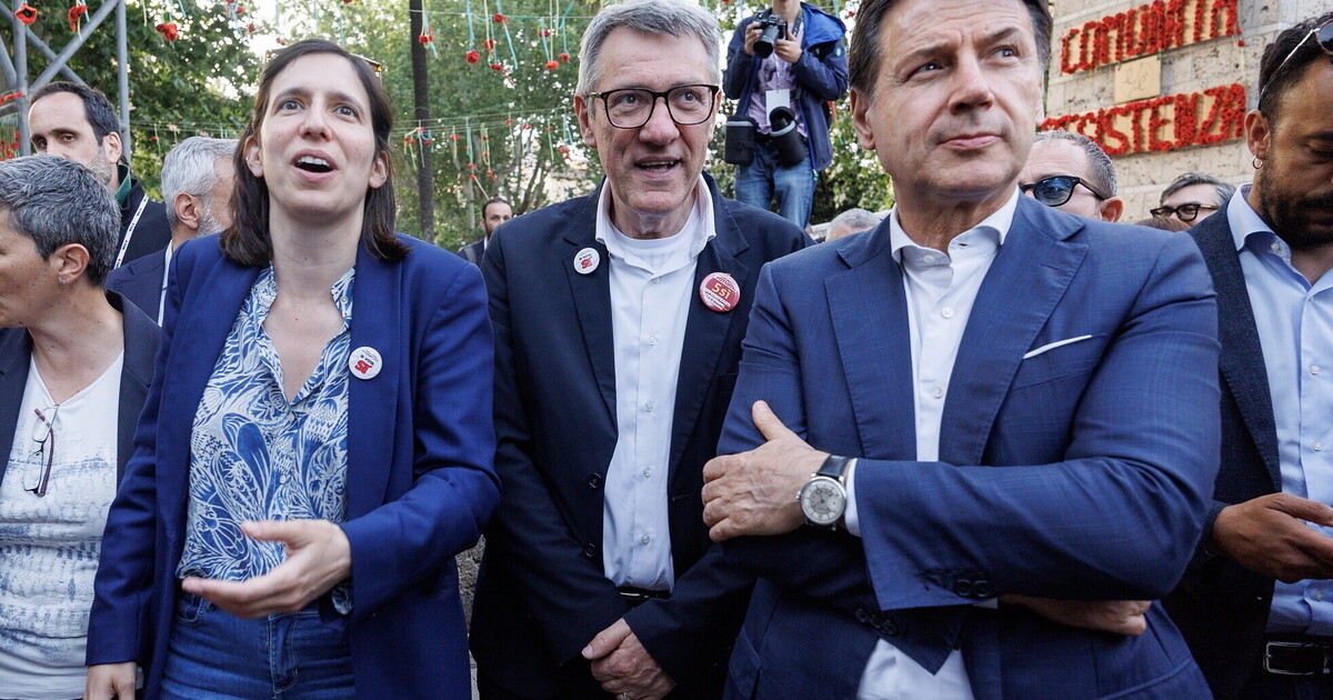 Elly Schlein desafía a Rai pero llena las agendas de Rai. El referéndum maratónico entre megáfonos destartalados y coches grandes