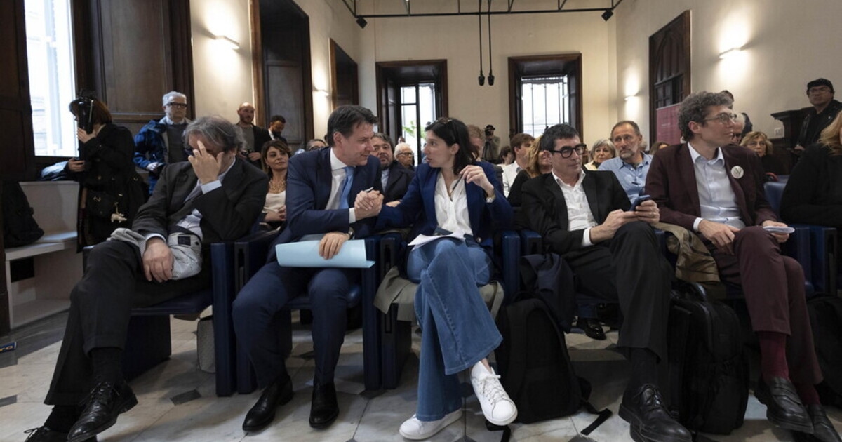 Schlein zwicht voor veto’s tegen centristen. Contacten met Renzi en Calenda, dan het nee tegen een breed platform