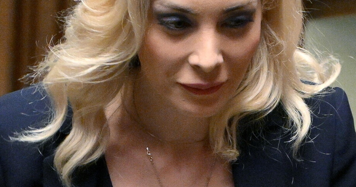 Marta Fascina comparece ante la Cámara para ser confirmada en la Comisión: "Silvio eligió este puesto por mí"