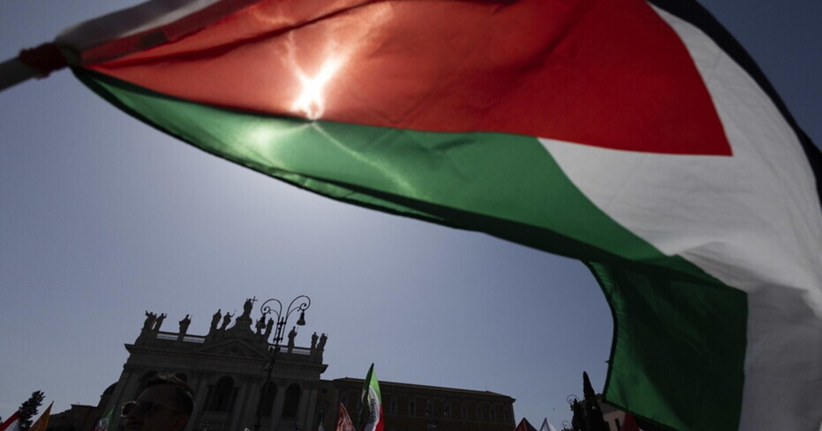Faced with the threat of the Ayatollahs, here comes the left of "yes, but" again
