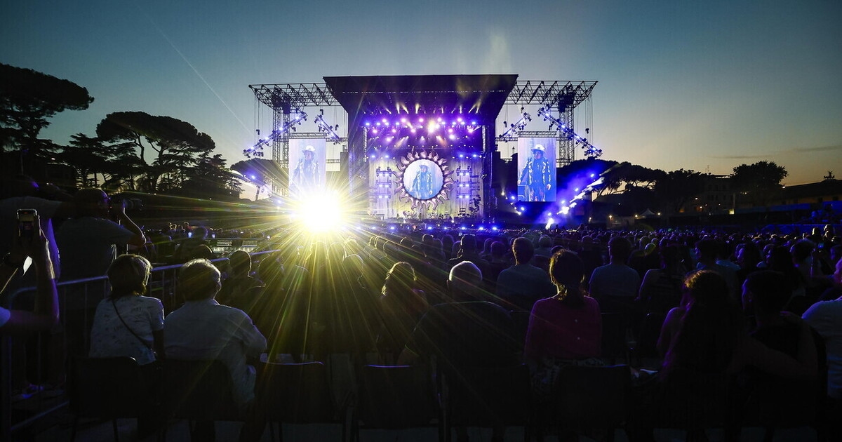 Circus Maximus, giderek daha da pis ve kötüye kullanılıyor. Bir medeniyet böyle çürüyor