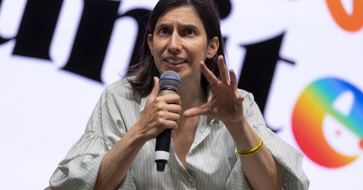 El verano militante de Schlein entre la gestión, la asamblea nacional y los festivales de Unità (con Renzi)