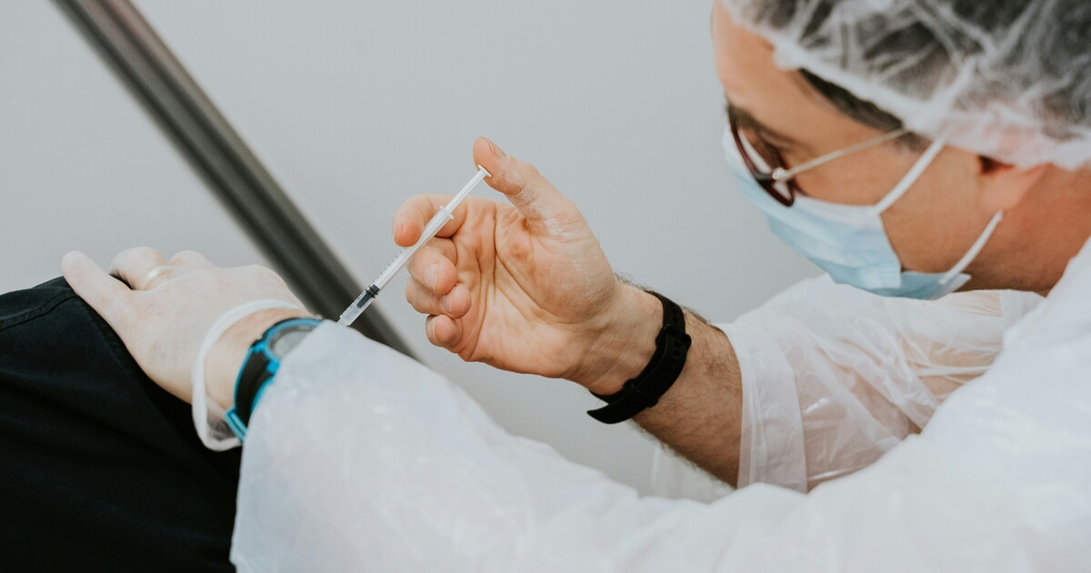 La narrazione falsata promossa dalla politica americana sui vaccini