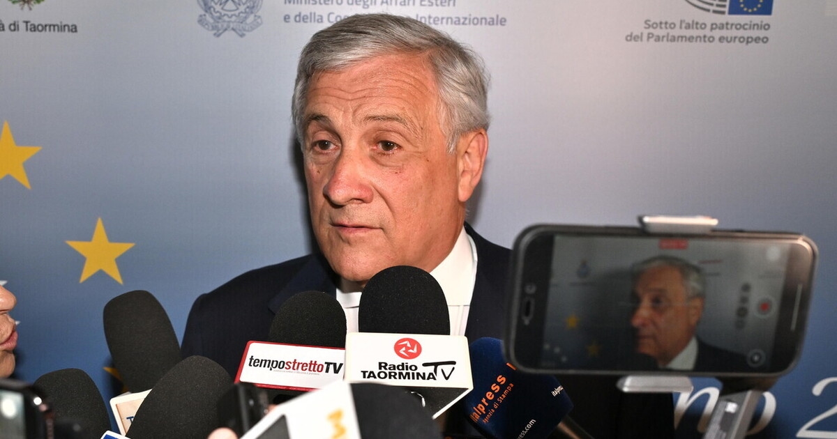 Augustus met Tajani. FI bereidt zomermobilisatie voor op gezondheidszorg.
