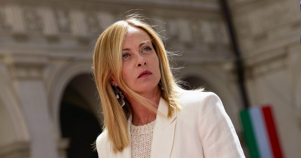 Meloni sobre a investigação de Sala: "Não há vínculo automático entre o aviso de investigação e sua renúncia."