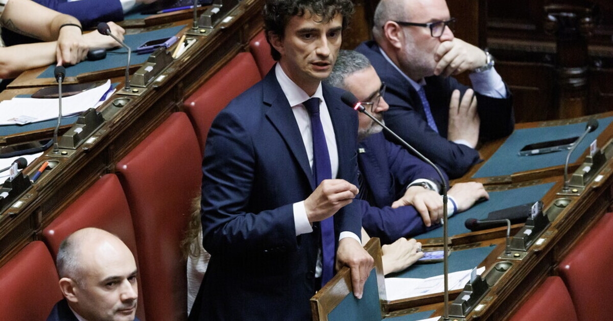 Bignami (FdI): "¿Calenda con el centroderecha? Es un líder con el que podemos dialogar".