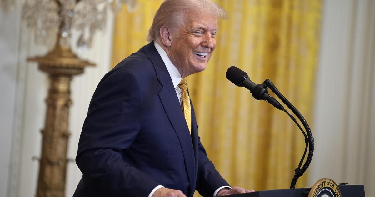 Trump smantella le regole sull’AI per vincere la corsa con la Cina