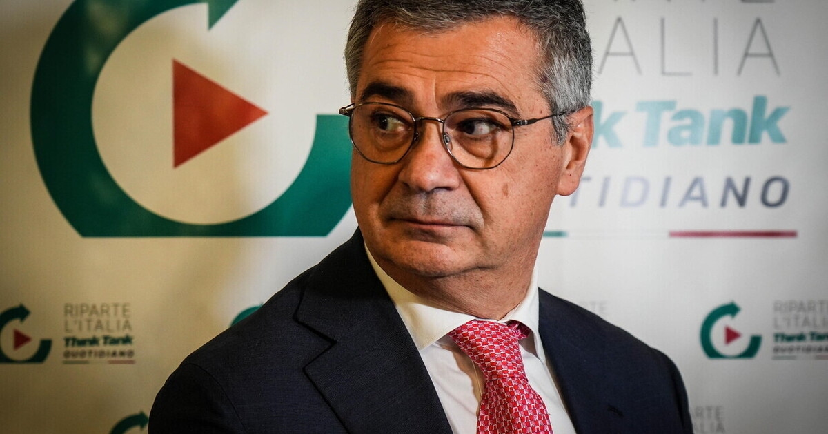 Oltre il San Carlo. Con Giosy Romano Lega e FI sognano De Luca a destra in Campania