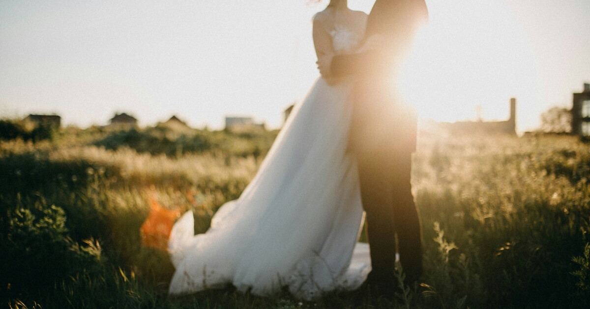 I matrimoni d'agosto e l’illusione di divertirsi. Ci caschiamo ogni volta