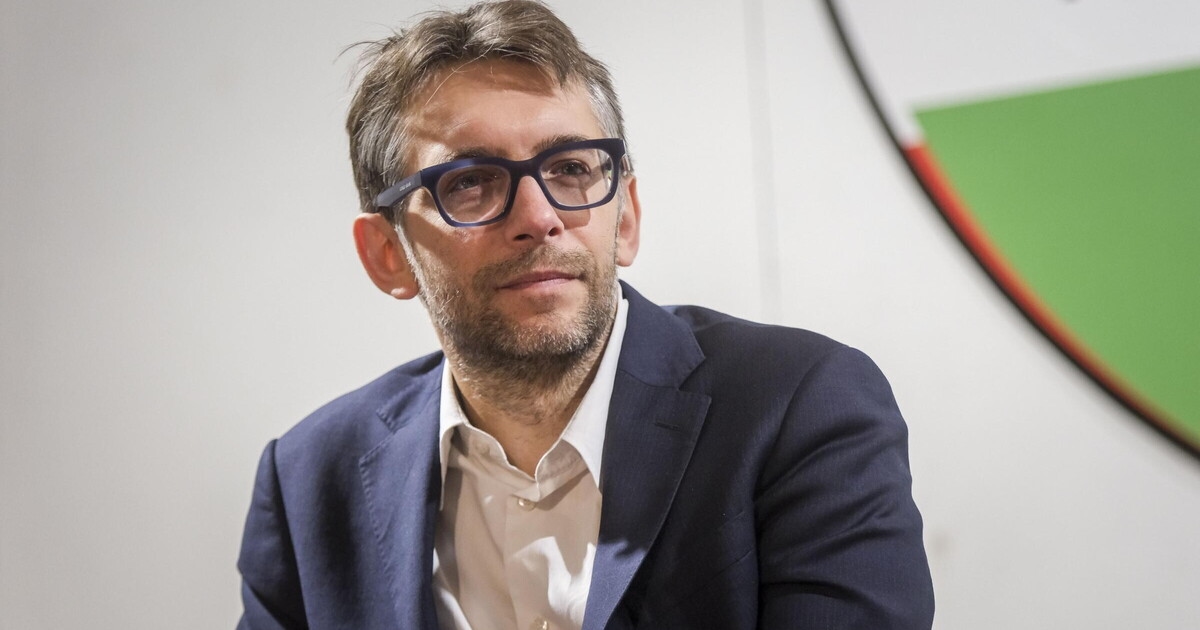 Milano savcılığı Maran'ın "Avrupa Parlamentosu'ndaki davam" sohbetlerini yasa dışı yollarla ele geçirdi.