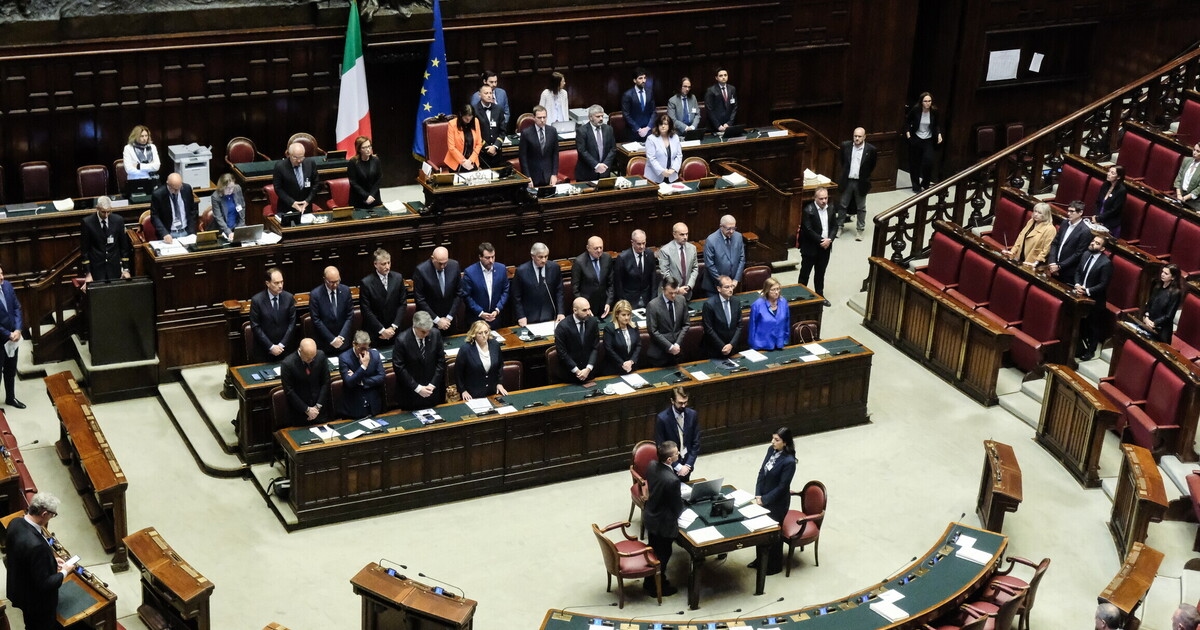 Agenda Meloni: Dokumenty czekające na rząd we wrześniu