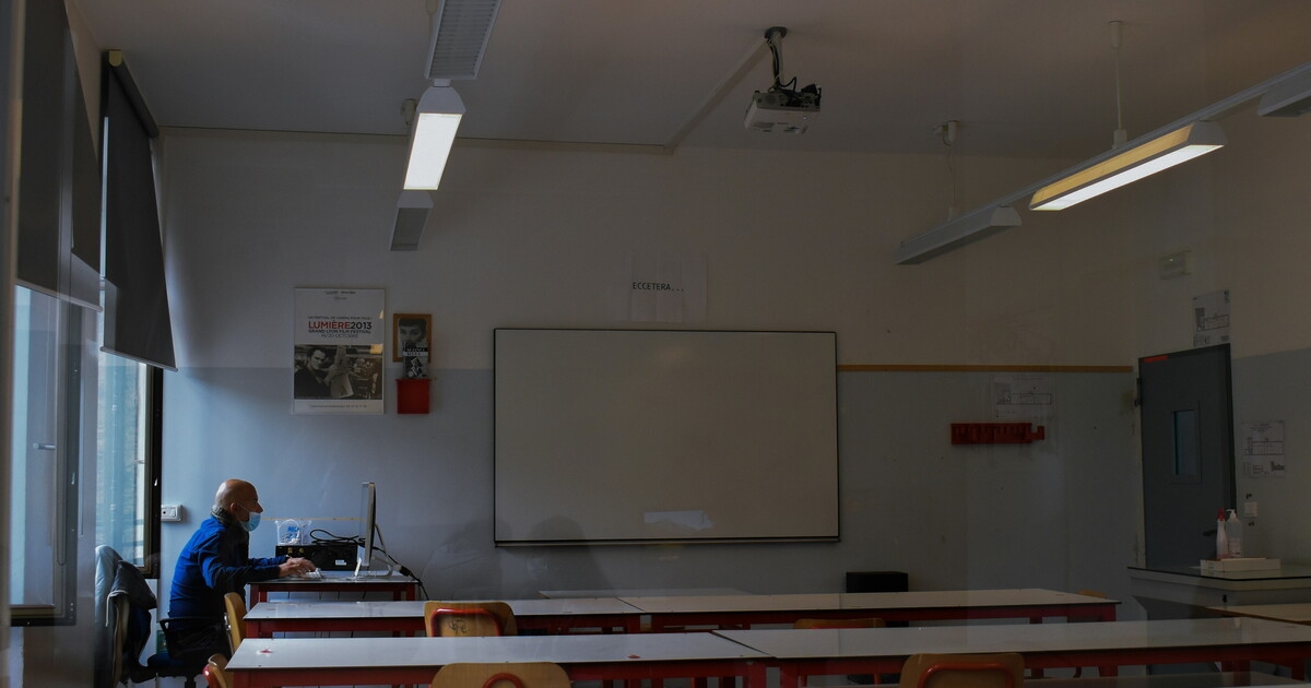 Il doppio volto della scuola, visto dalla cattedra