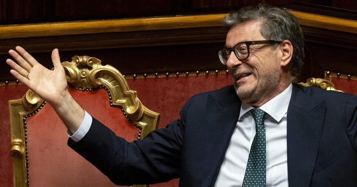 Giorgetti on the Crédit Agricole-BPM case: "The golden power law applies to everyone."
