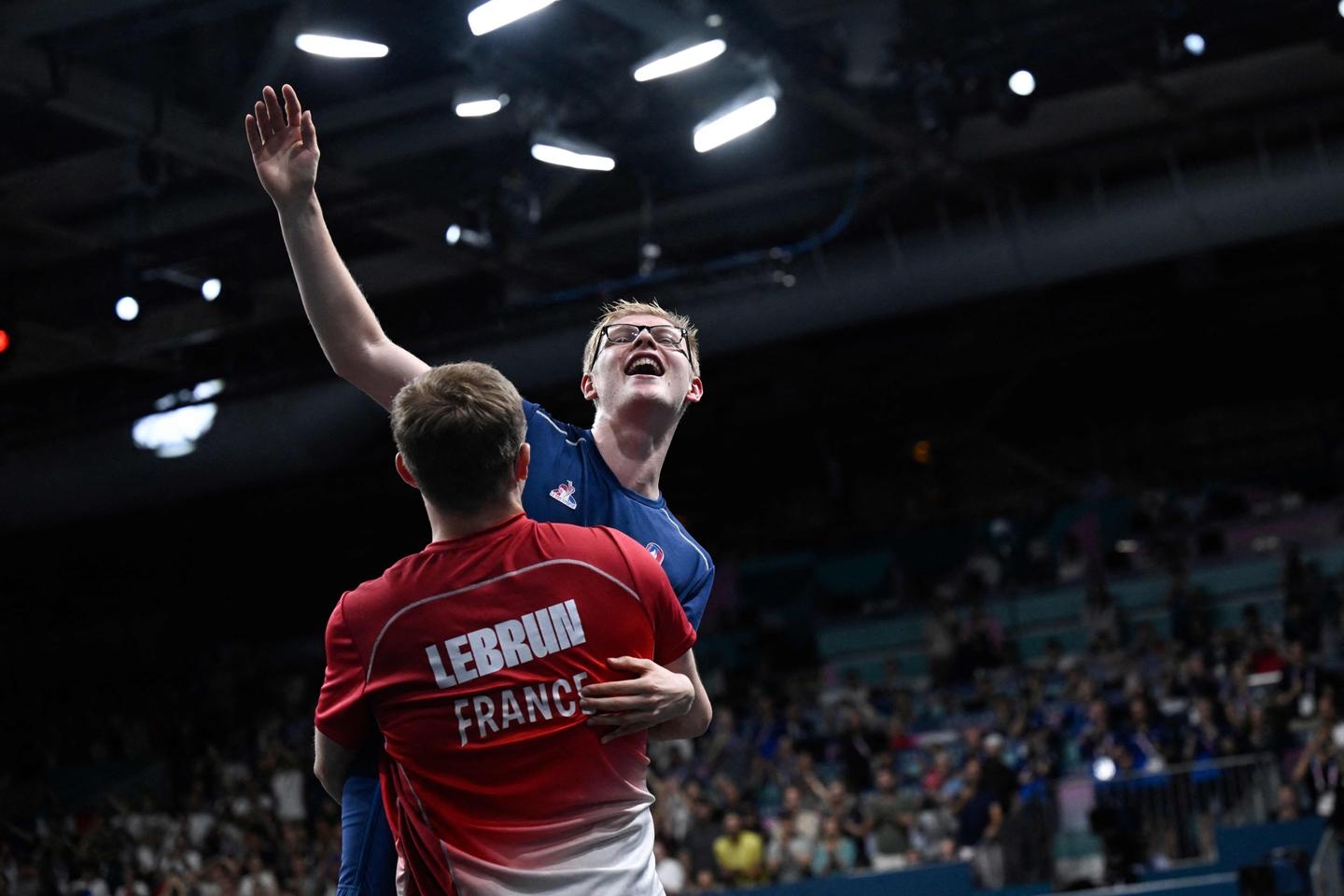 De broers Lebrun bereiken de halve finales van het WK tafeltennis, twee Franse paren zijn verzekerd van een medaille