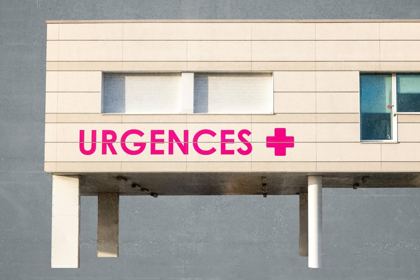 "Aumento masivo" de las hospitalizaciones de adolescentes y mujeres jóvenes en Francia, en particular por intentos de suicidio y automutilación.