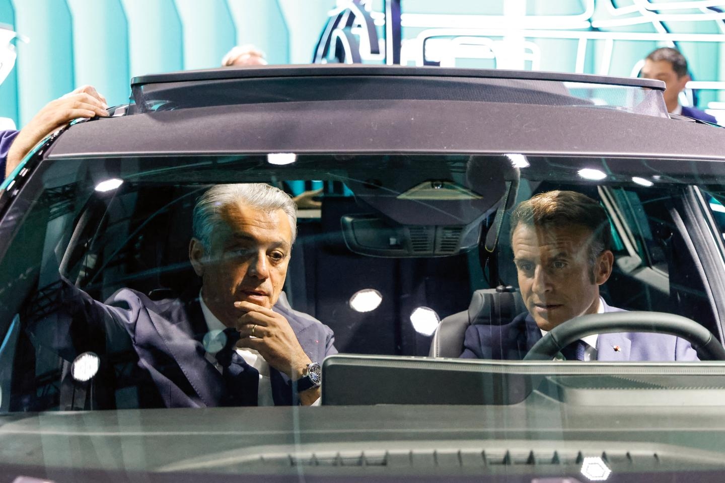 Alors que Renault pourrait produire des drones, les constructeurs automobiles prennent le virage de la défense
