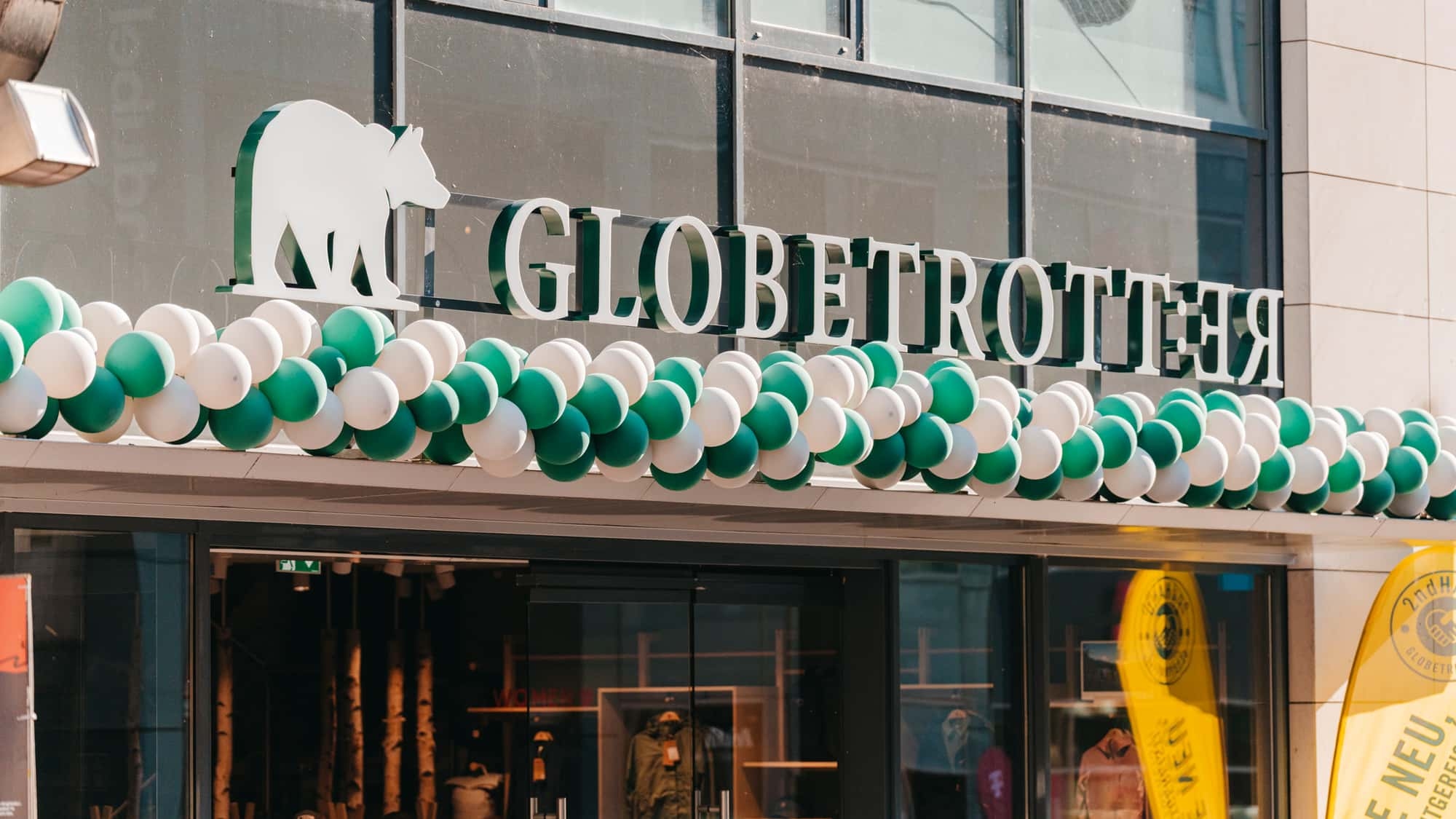 ¿Probarse botas de montaña en plena ciudad?: Ahora es posible en 7 nuevas tiendas Decathlon y Globetrotter