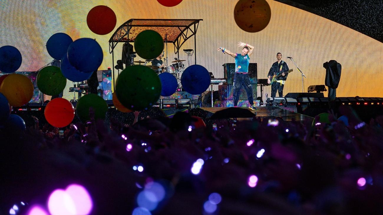 Koncert Coldplay: Dyrektor generalny Tech rezygnuje po nagraniu wideo z pracownikiem na Kisscam