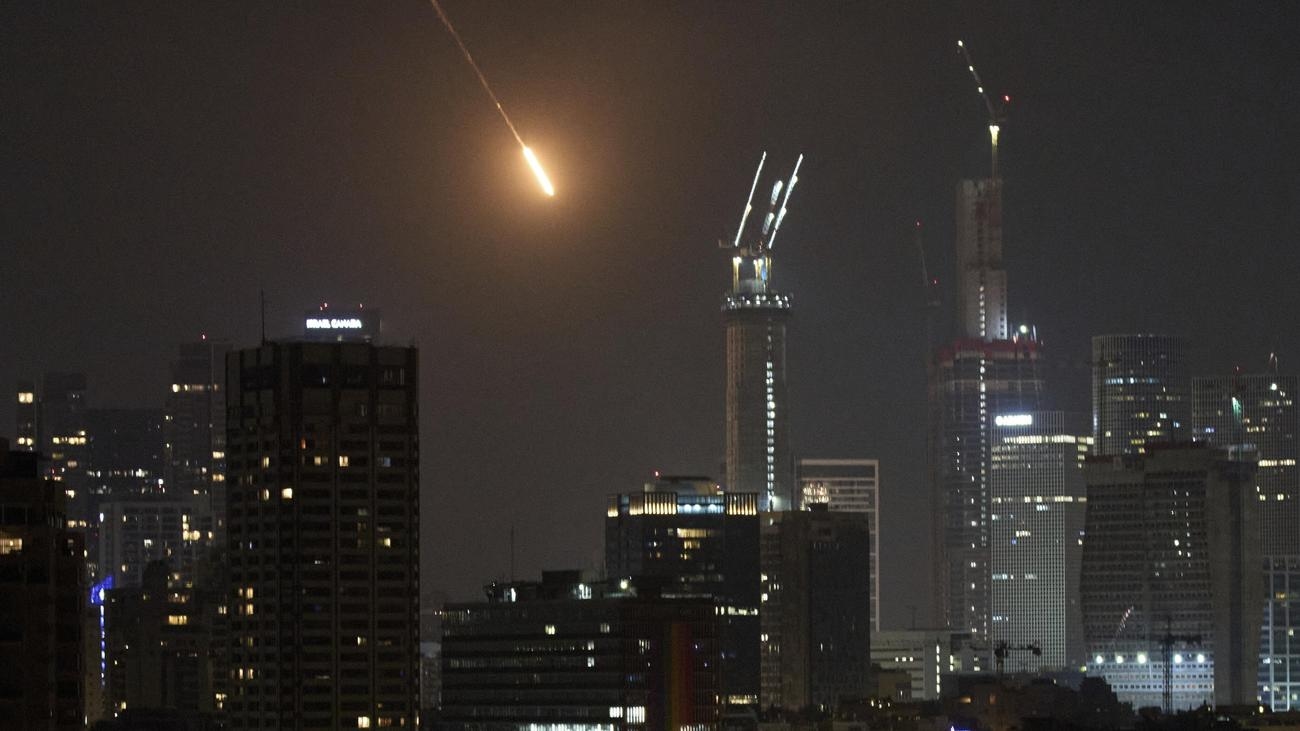 Israel-Iran conflict: New attacks on Israel – missiles hit Tehran airport