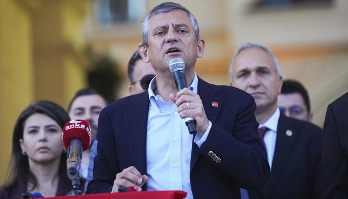 CHP-Vorsitzender Özgür Özel sprach über die „geheime Safe“-Aktion in der Gemeinde Gaziosmanpaşa: „Alles, was sie finden konnten, war das Siegel der Gemeinde! Nicht eine einzige Lira Geld.“