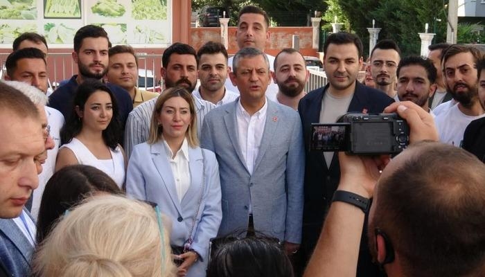 CHP Chairman Özel visits Böcek, who is detained in Antalya