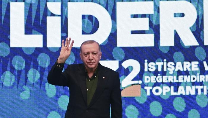 The AK Party's new song! The emphasis on 'global leader' drew attention