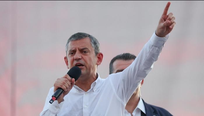 De beschuldigingen over de 'drievoudige alliantie' zorgden voor ophef! CHP-leider Özel reageerde zeer scherp: "Je zou je schamen."