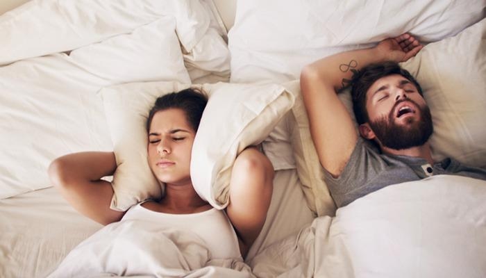Horlama sadece ses değil vücut alarm veriyor olabilir! Hayati tehlike: "Ani gece ölümleri riski"