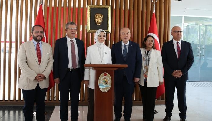 La Ministra de Familia y Servicios Sociales, Göktaş, declaró: "Hoy comenzaron a depositarse en las cuentas de las madres los pagos del subsidio de maternidad de agosto".