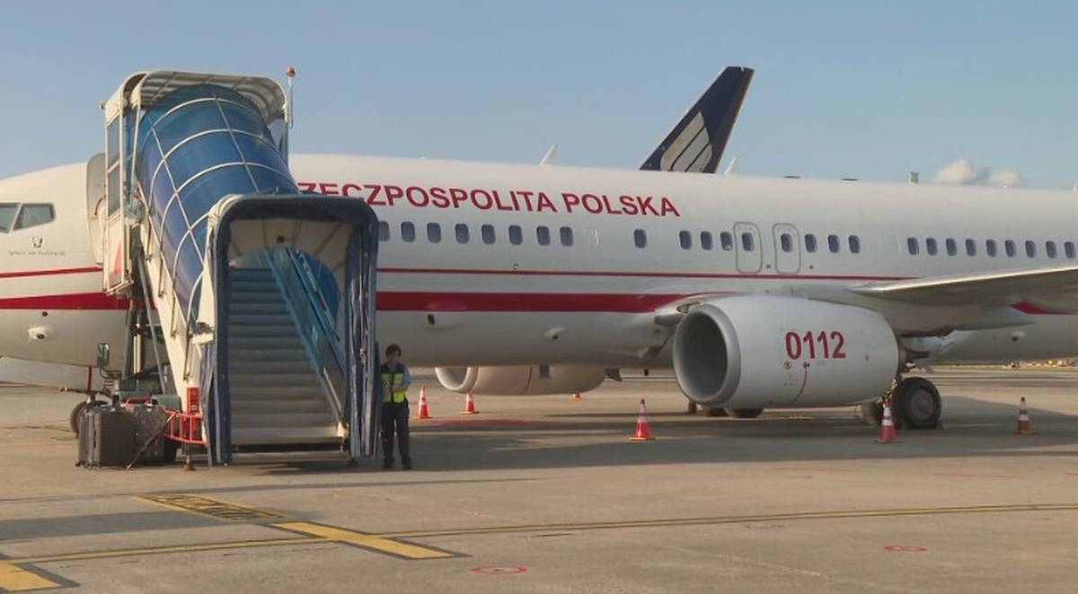 Avião do presidente preso em Singapura. Novas informações