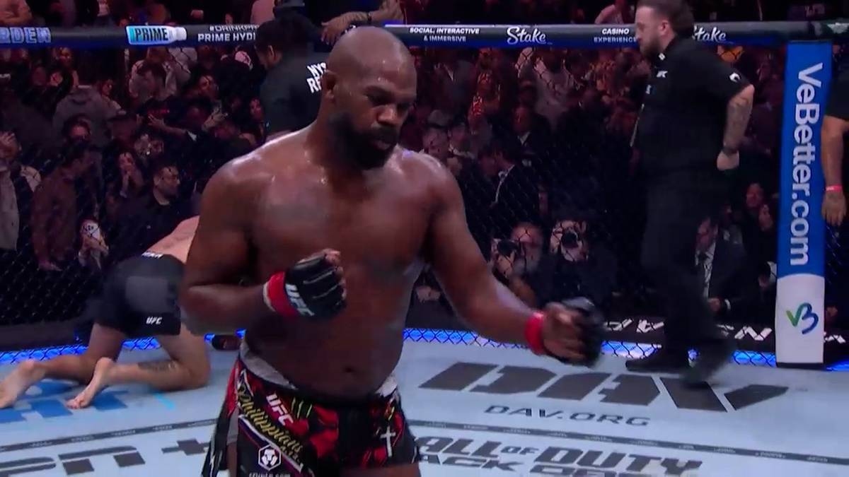 ¡La leyenda de la UFC contra la pared! Los fanáticos exigen que se les retire el cinturón del campeonato