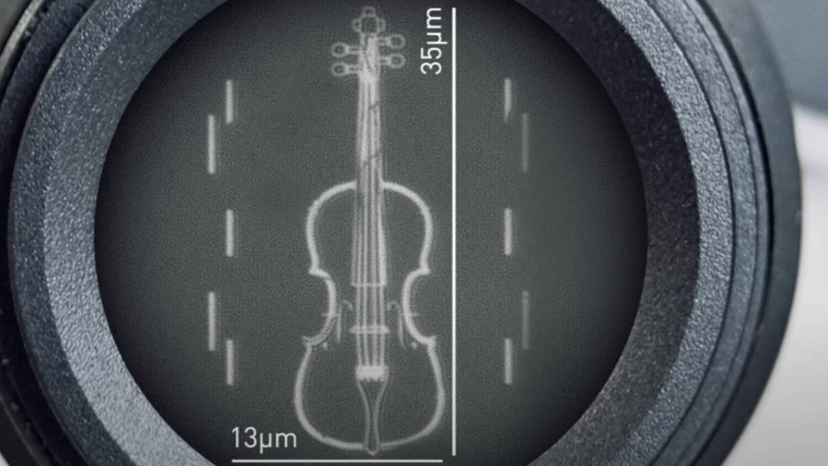 Se ha creado el violín más pequeño del mundo. Es invisible a simple vista.