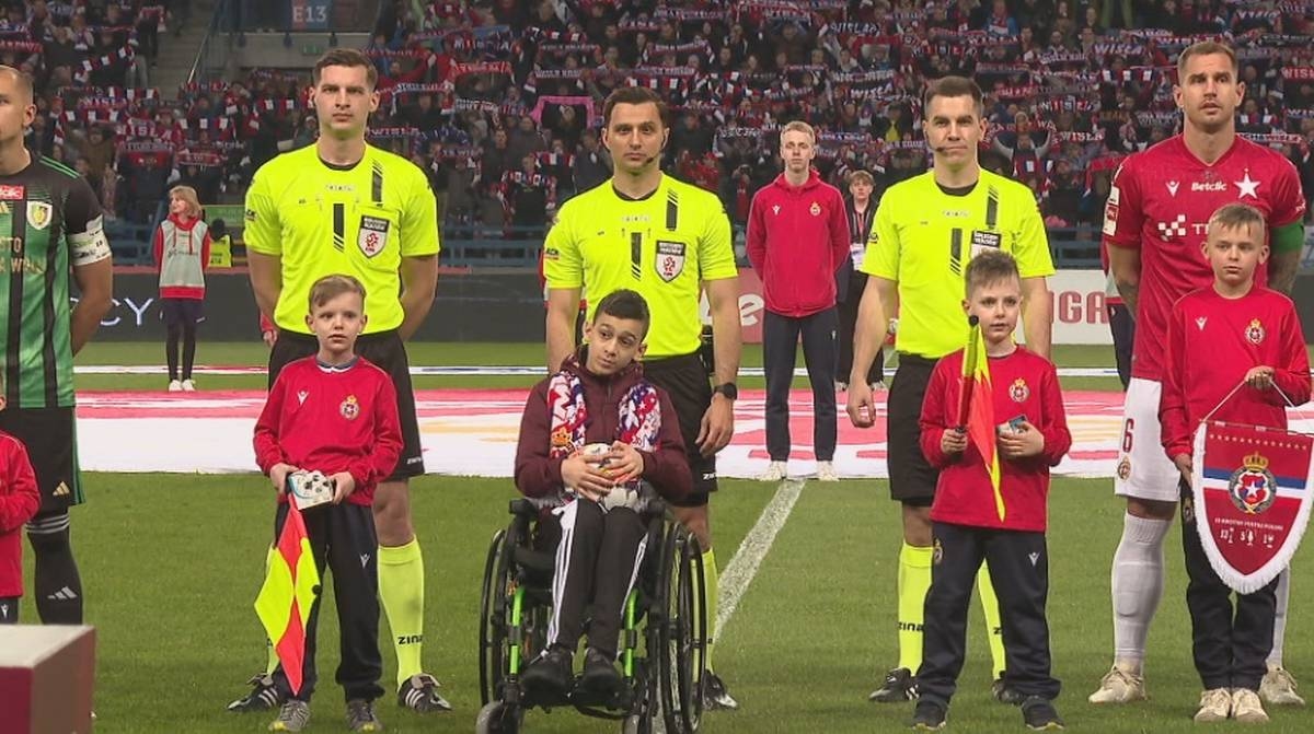 De kleine krijger keerde terug naar Reymont. De fans verwelkomden hem hartelijk