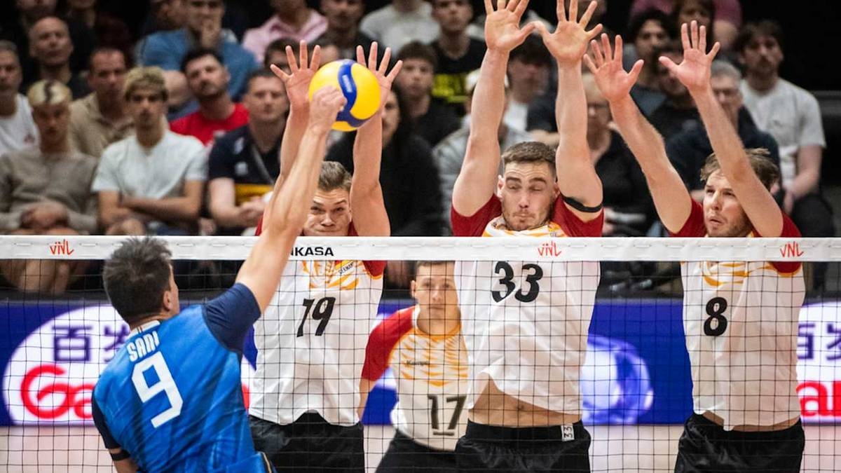 Two matches, two tie-breaks. The Italians turned the tables on Winiarski's team