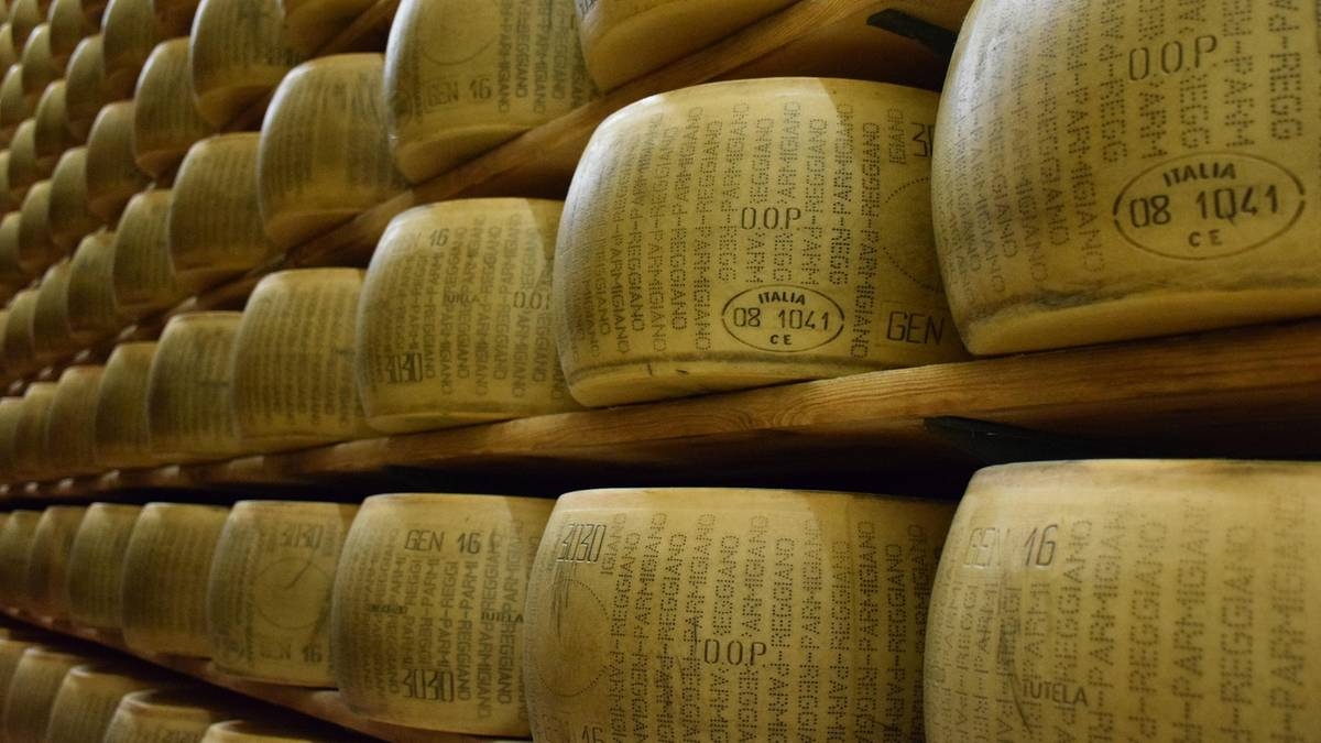 Several thousand fine for wrong cheese. Restaurateur cheated customers