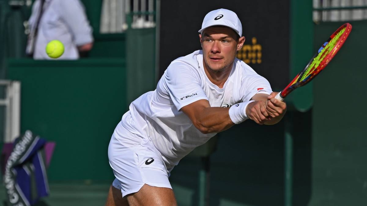 Majchrzak - Chaczanow en directo. Retransmisión en directo y resultados online de Wimbledon 2025.