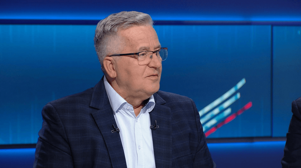 "Putin'le ilişkileri bozdu." Komorowski, Trump'ın kararlarını eleştirdi