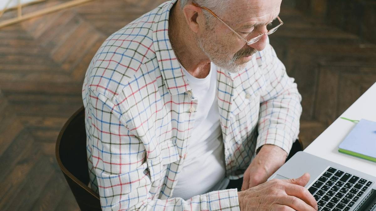 Werk voor gepensioneerden. Hoeveel premie moet het bedrijf betalen en hoeveel blijft in de zak van de senior?