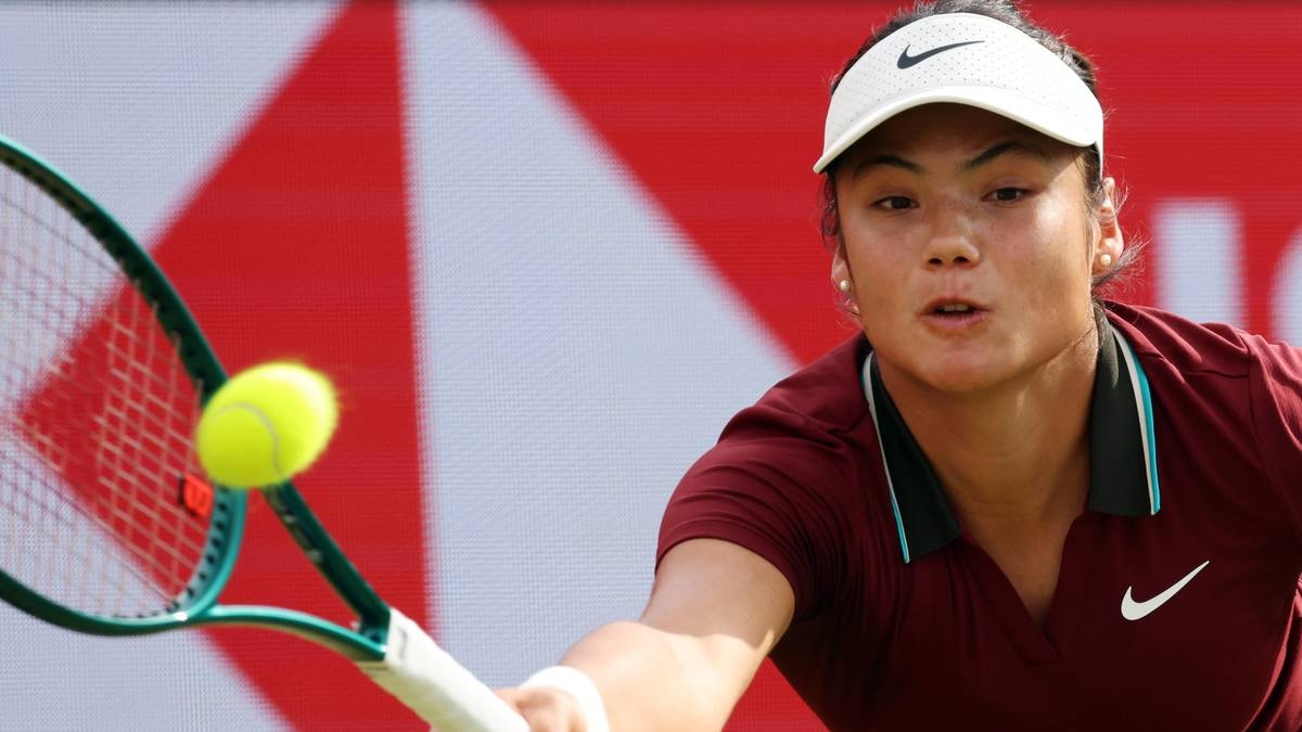 WTA em Eastbourne: Emma Raducanu - Ann Li. Cobertura e resultados ao vivo.