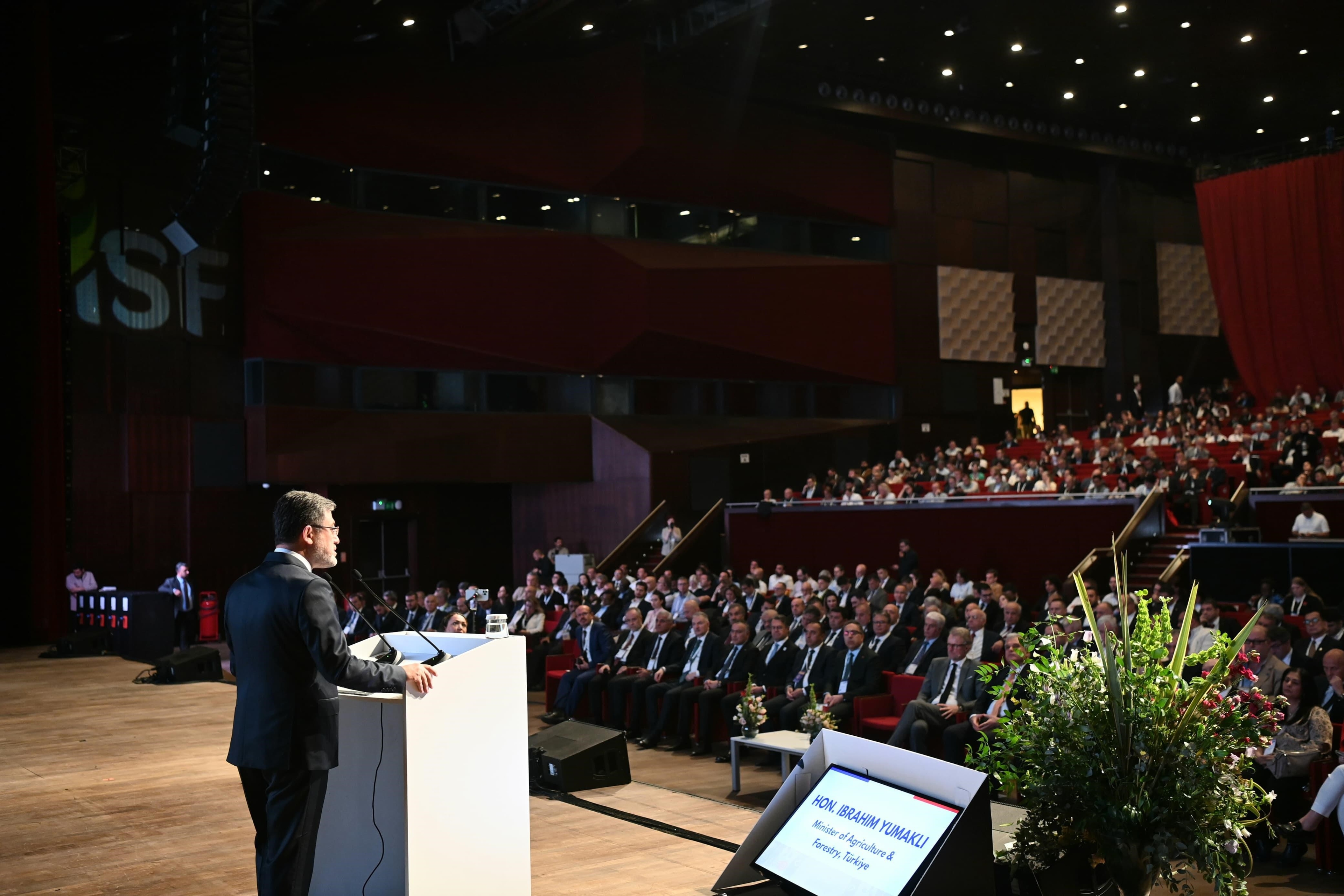 Minister für Land- und Forstwirtschaft İbrahim Yumaklı sprach auf dem Weltsaatgutkongress