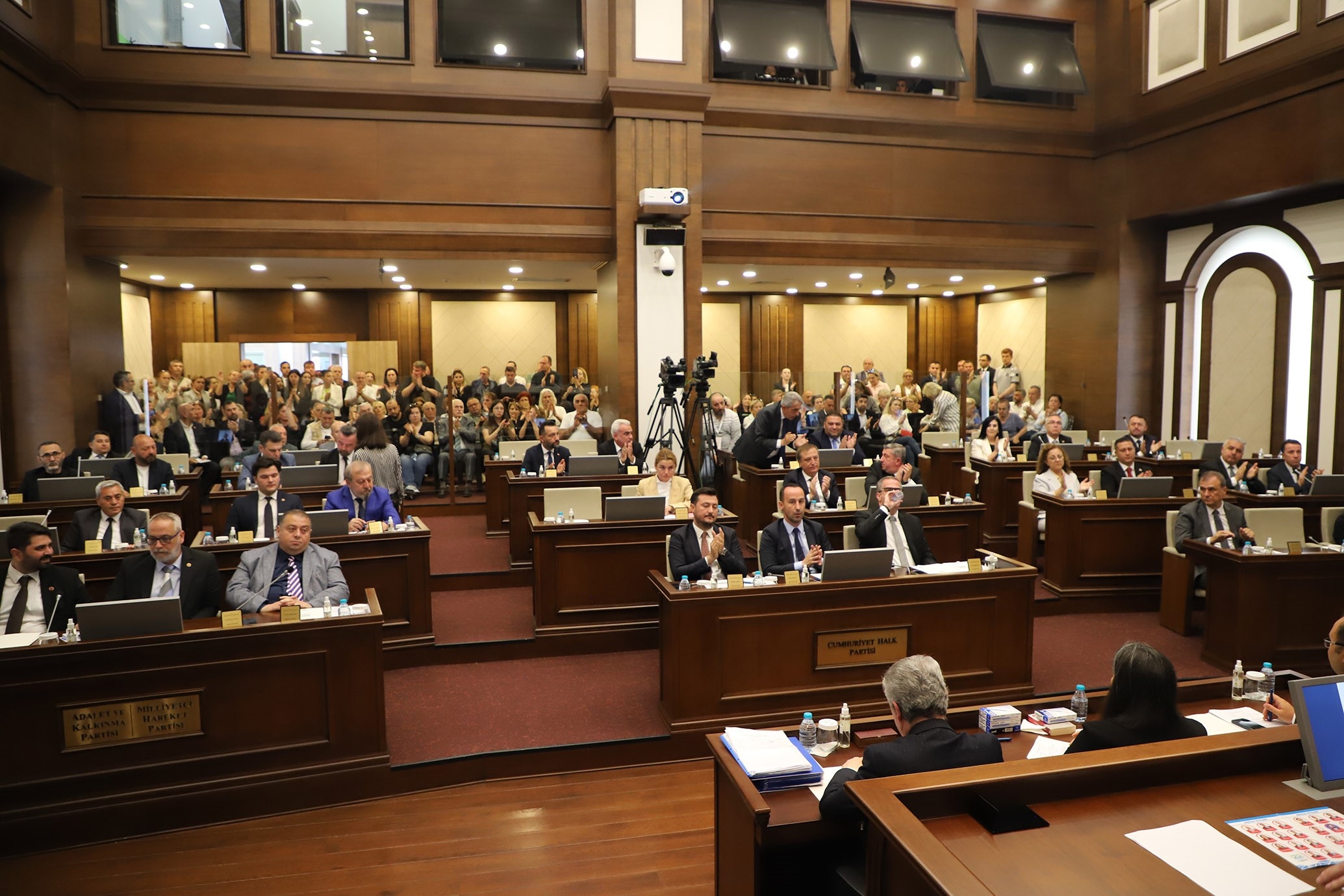 Der Gemeinderat von Büyükçekmece hielt seine Juni-Sitzung unter dem Vorsitz des stellvertretenden Bürgermeisters Ahmet Şahin ab.