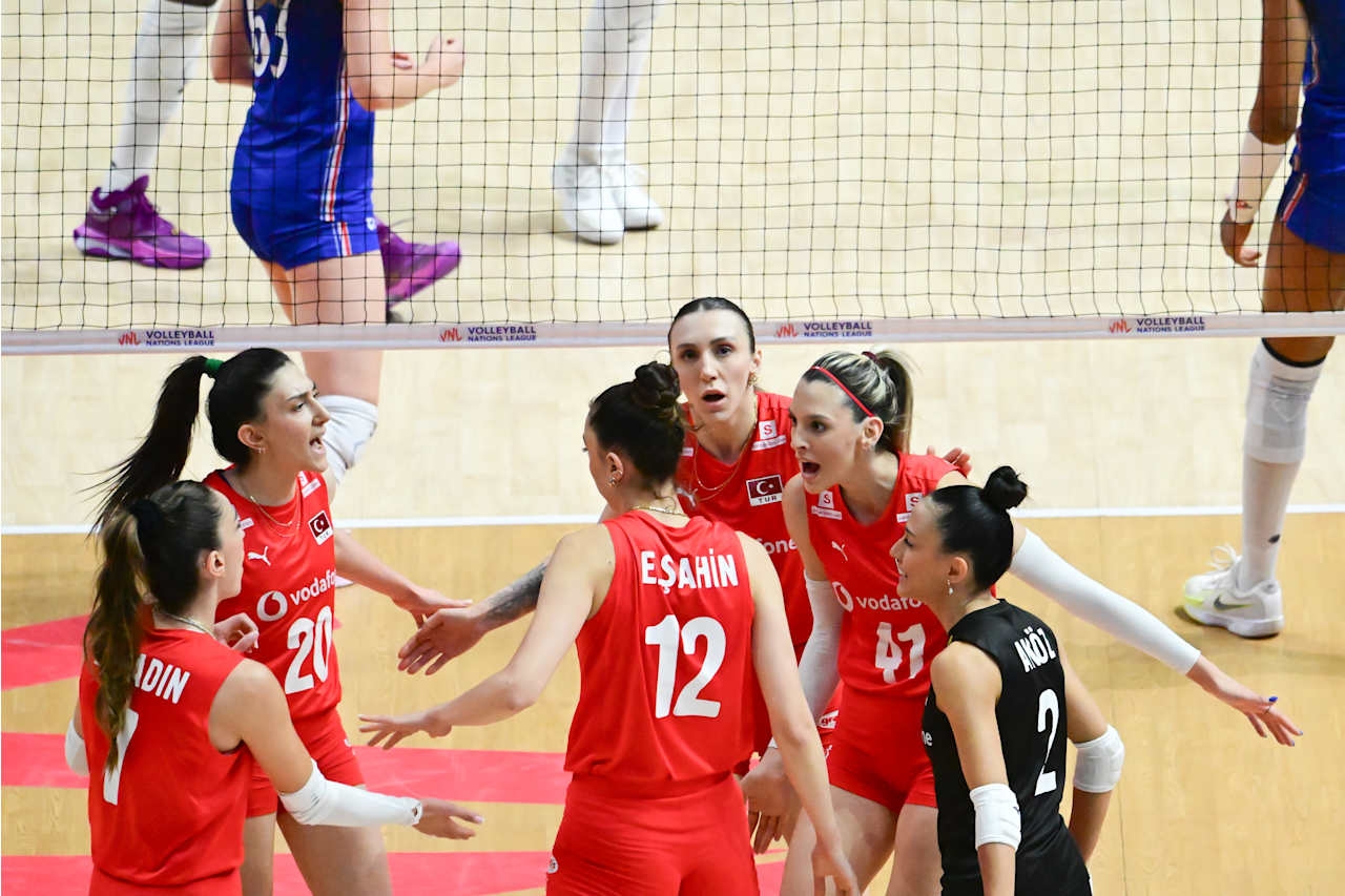 L'équipe nationale féminine de volley-ball a débuté la Ligue des Nations avec une victoire