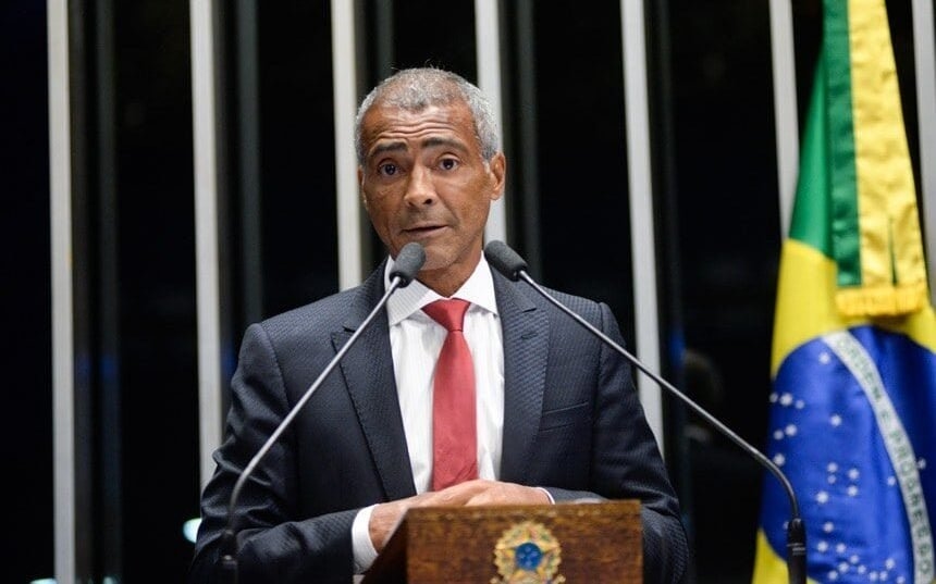 PlatôBR: Cartão vermelho? O pedido para expulsar Romário do PL