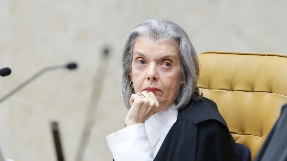 Carmen blokkeert 120 dagen vaderschapsverlof voor advocaat van het ministerie van Financiën