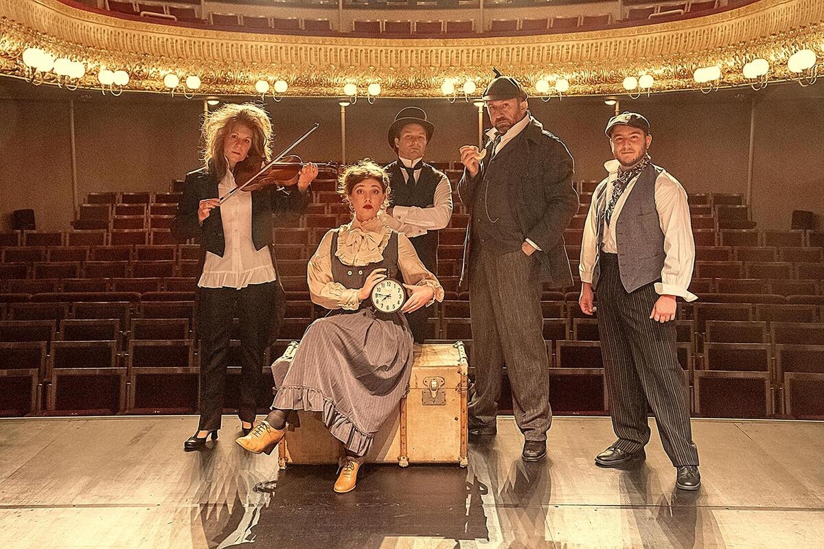 Sherlock Holmes conducts his investigation at the Michel-Humbert Theatre