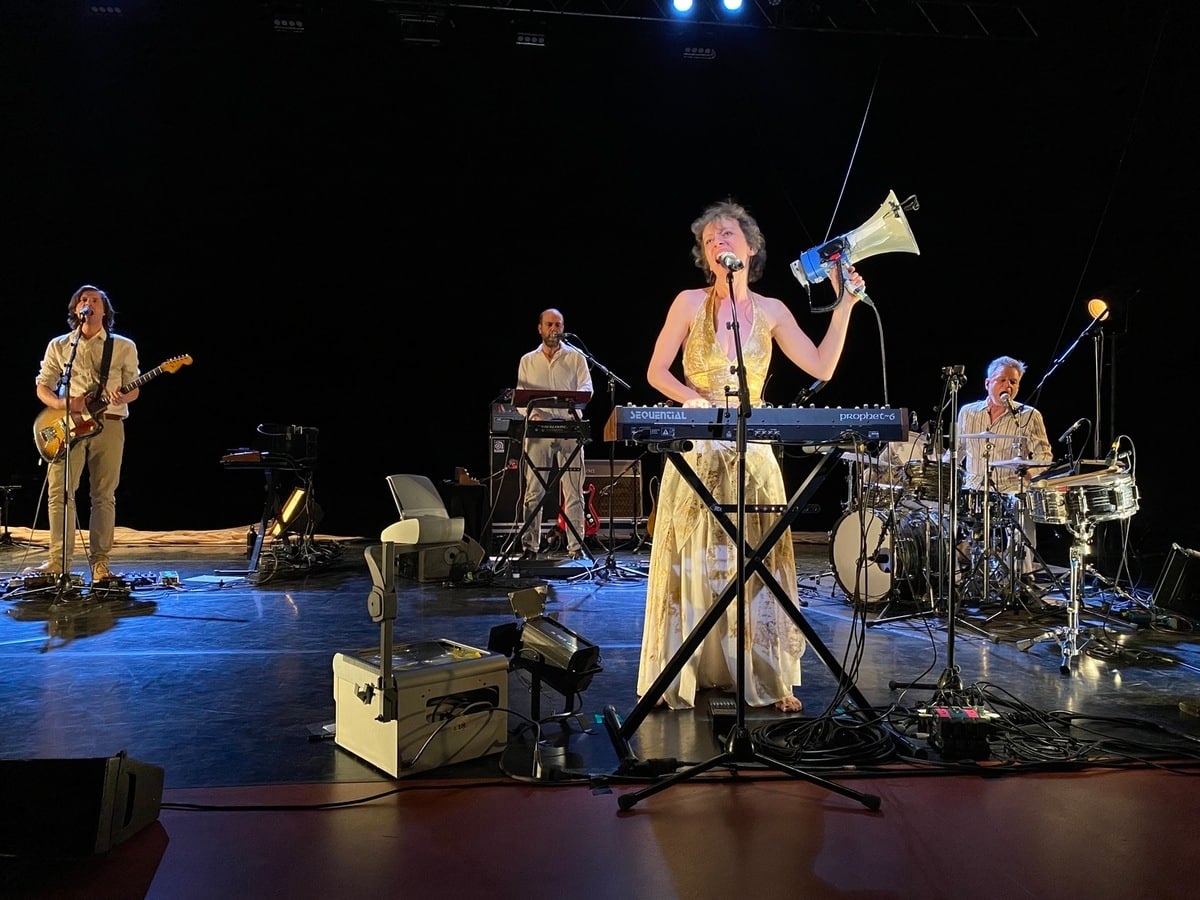 Emily Loizeau triunfa ante un público cautivado en Langres