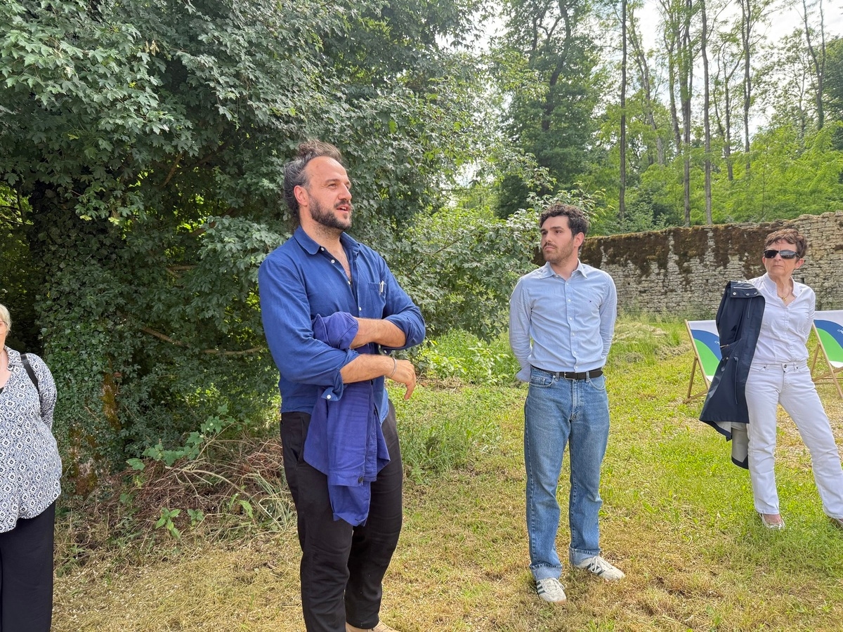 “Trees in Words” opens the Hanging Gardens season