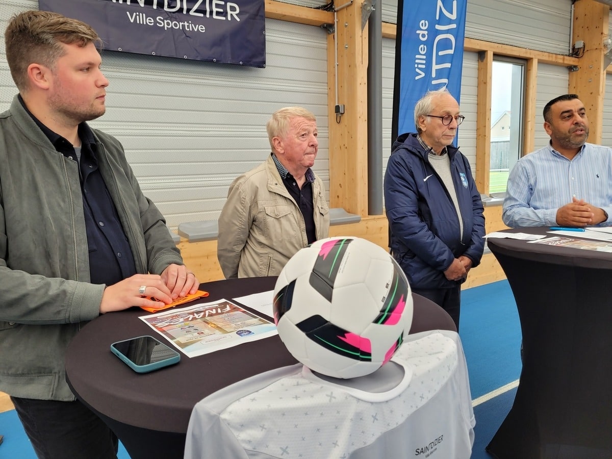 De grote acht van de voetbalfinales in het Jacquin-stadion